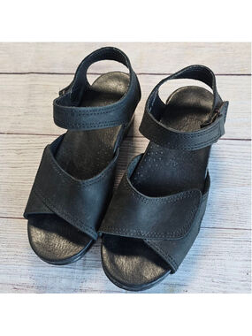 Dansko sz 37 black slip on sandal clogs